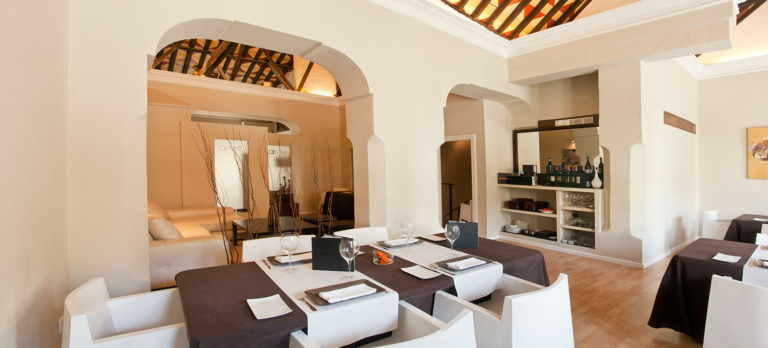 Img AIRE GASTROBAR Malaga 3 768x348
